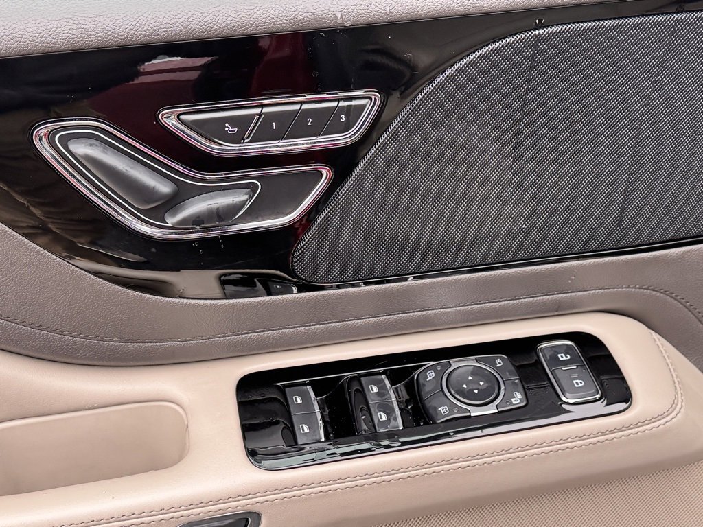 Used 2021 Lincoln Aviator 2WD image 27