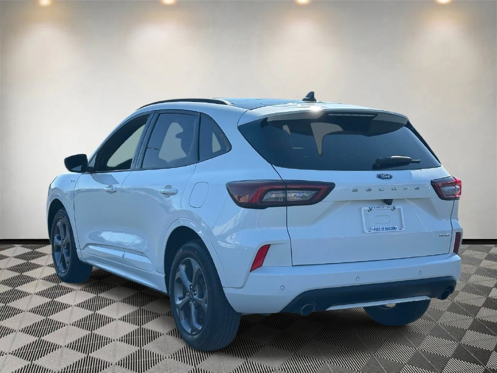 Certified 2024 Ford Escape ST-Line w/ Tech Pack #1 AWD/4WD image 5