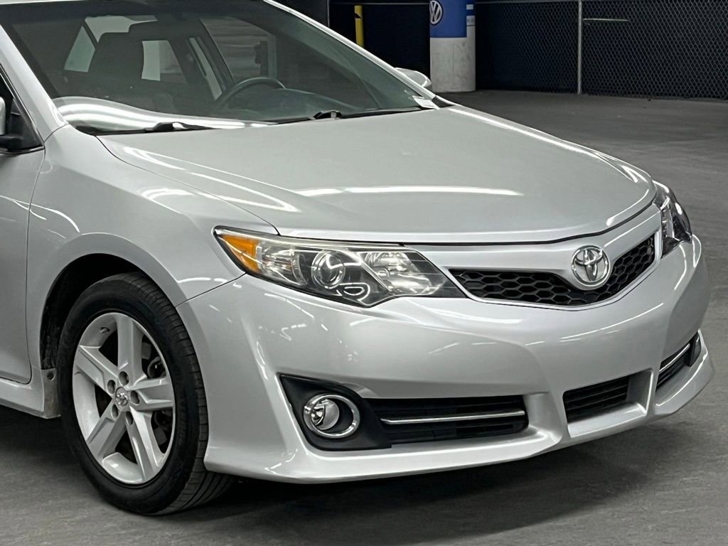 Used 2014 Toyota Camry SE image 33