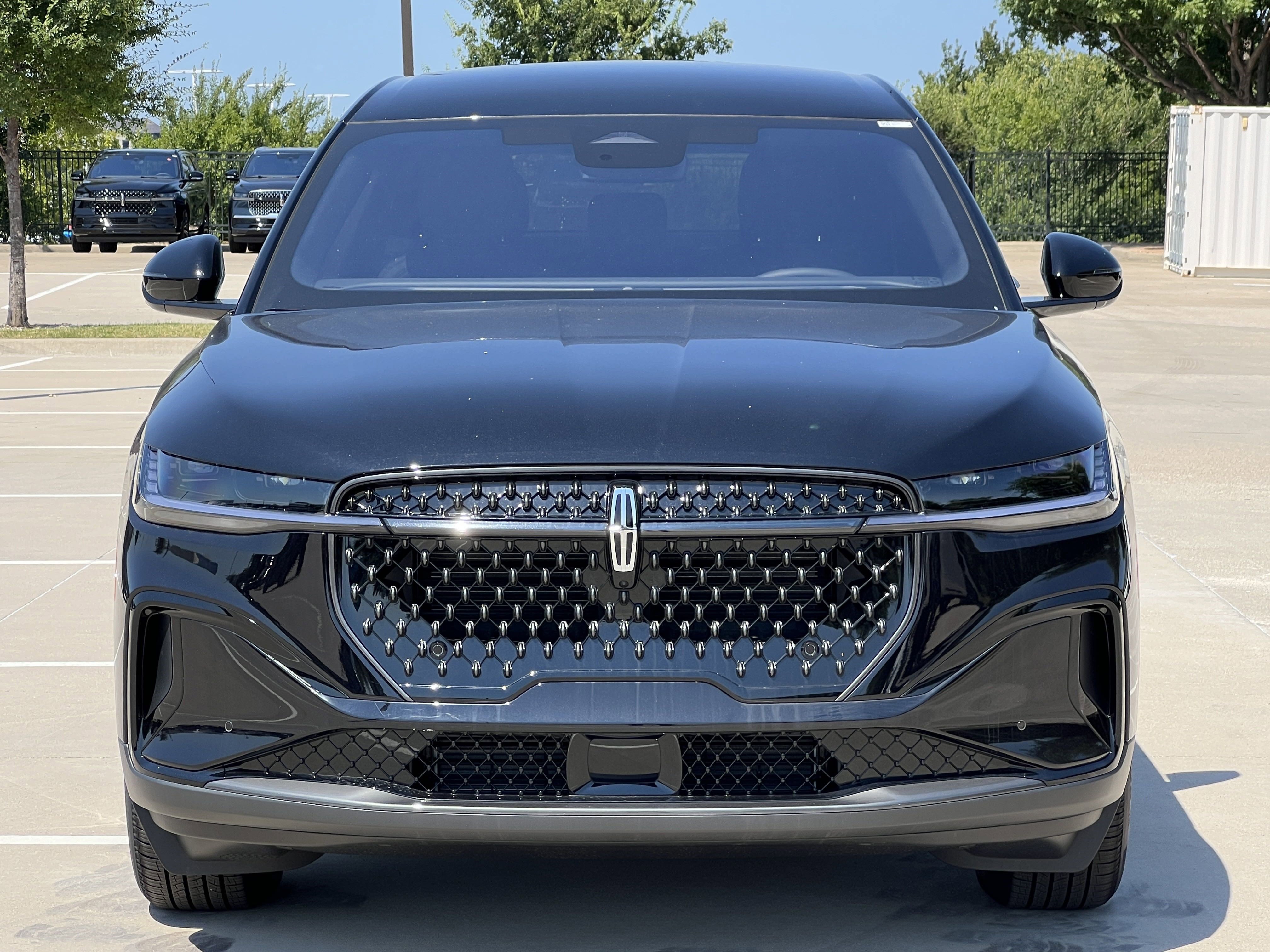 New 2025 Lincoln Nautilus Premier w/ Jet Appearance Package image 13