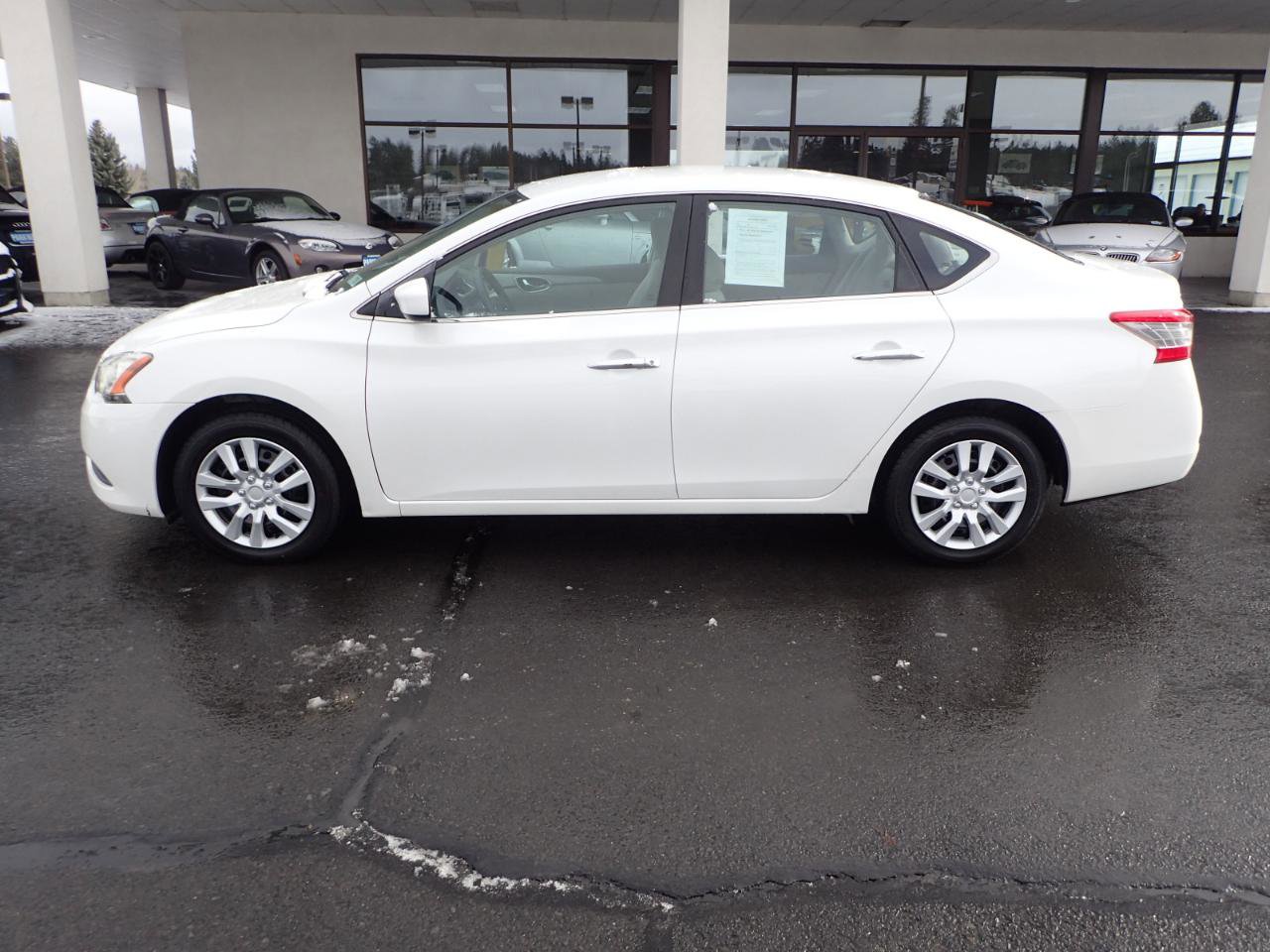 Used 2013 Nissan Sentra SV FWD image 2