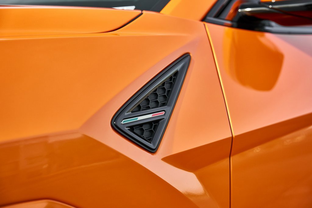 Used 2022 Lamborghini Urus image 8