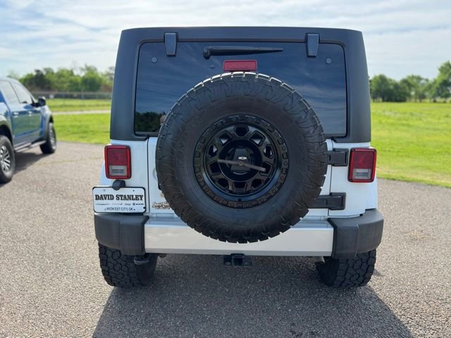 Used 2015 Jeep Wrangler Unlimited Sahara w/ Max Tow Package AWD/4WD image 5