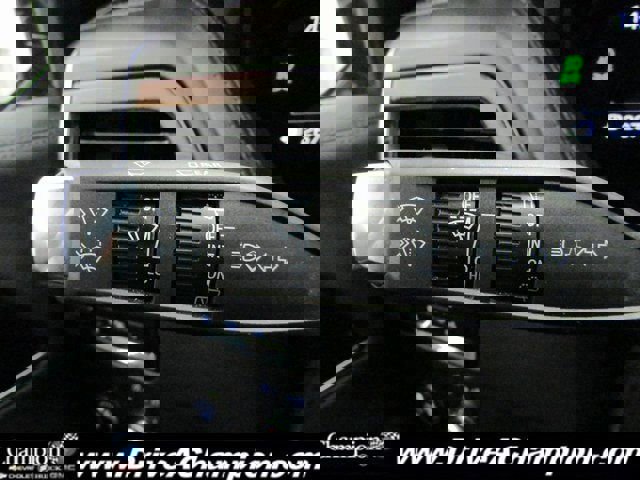 Certified 2025 GMC Yukon Denali image 31