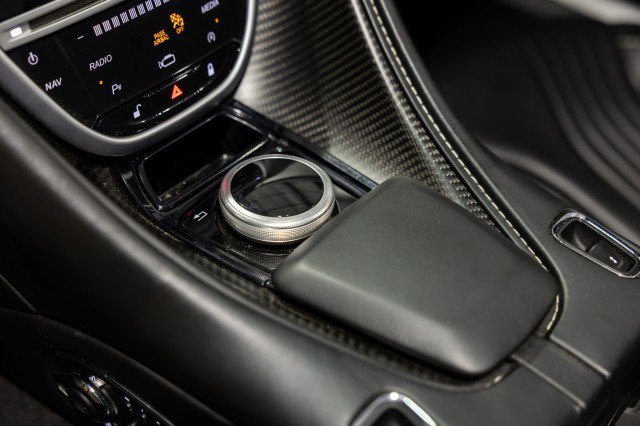 Used 2021 Aston Martin DB11 Volante image 36