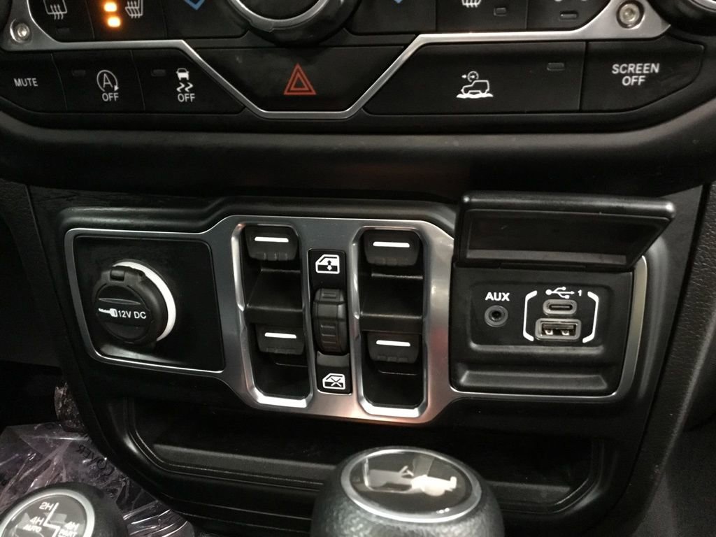 Used 2023 Jeep Wrangler Sport image 27