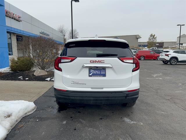 Used 2024 GMC Terrain SLE w/ Driver Convenience Package image 6