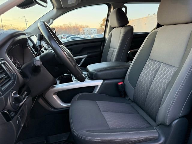 Used 2023 Nissan Titan SV w/ SV Convenience Package image 16