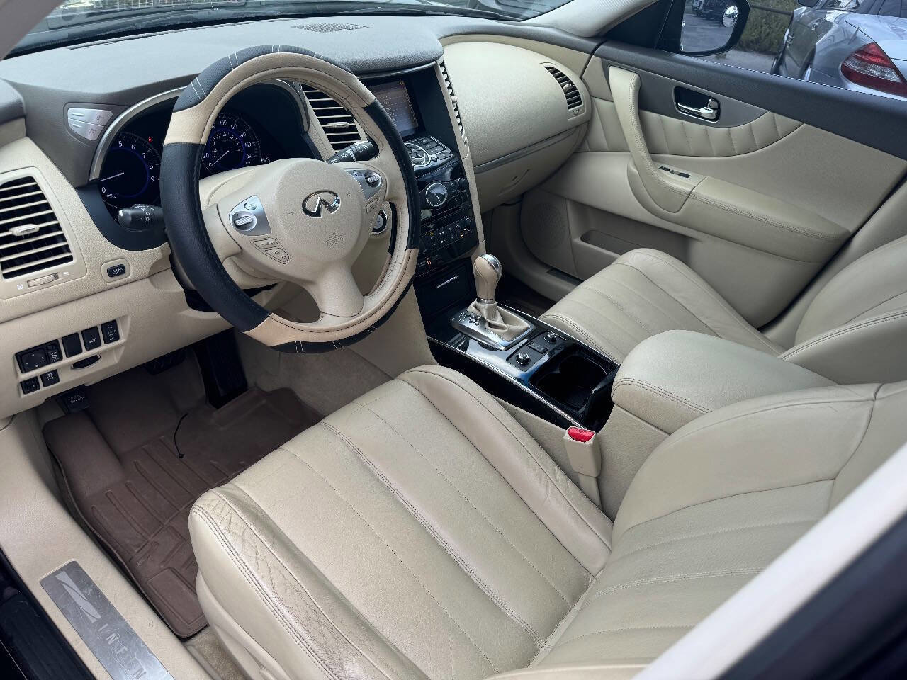 Used 2014 INFINITI QX70 Base 4dr SUV (3.7L V6) image 9