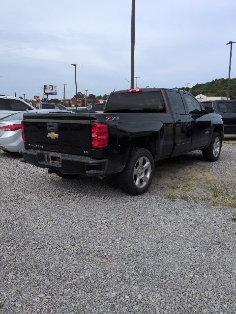 Used 2019 Chevrolet Silverado 1500 LT w/ Texas Edition AWD/4WD image 4