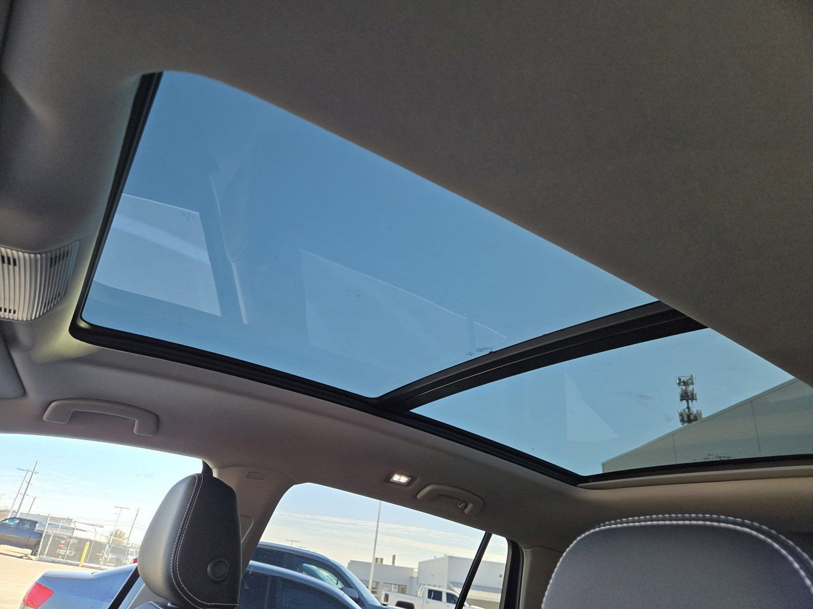 Used 2025 Volkswagen Atlas SEL image 19