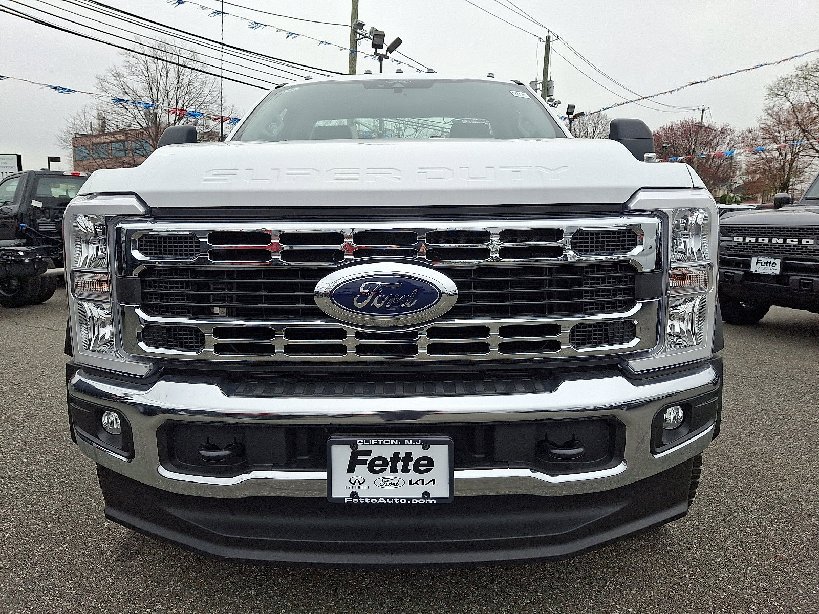 New 2025 Ford F550 4x4 Regular Cab Super Duty image 2