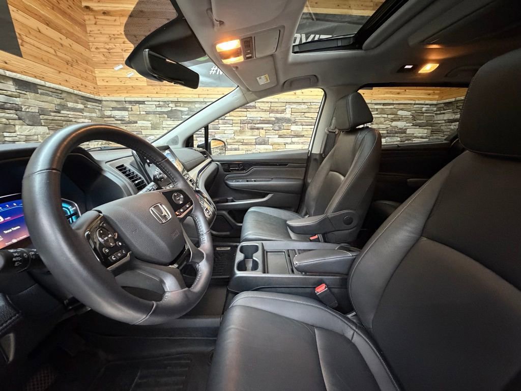 Used 2023 Honda Odyssey Touring image 11