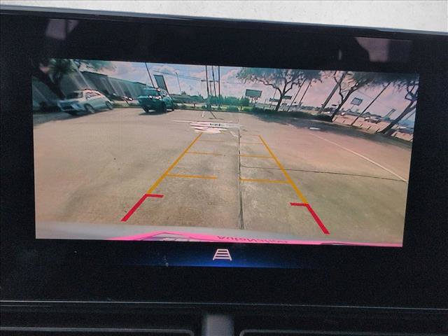 Used 2024 Chevrolet Trax RS w/ Sunroof Package FWD image 12