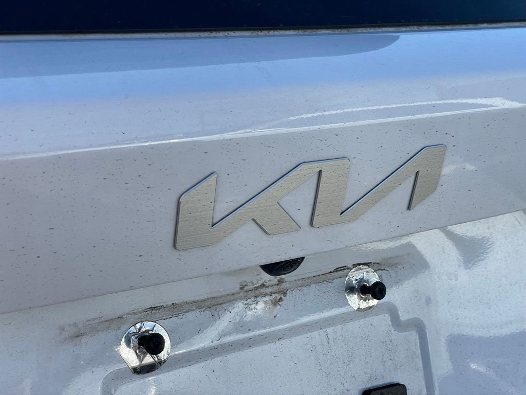 Used 2023 Kia Sorento LX image 25