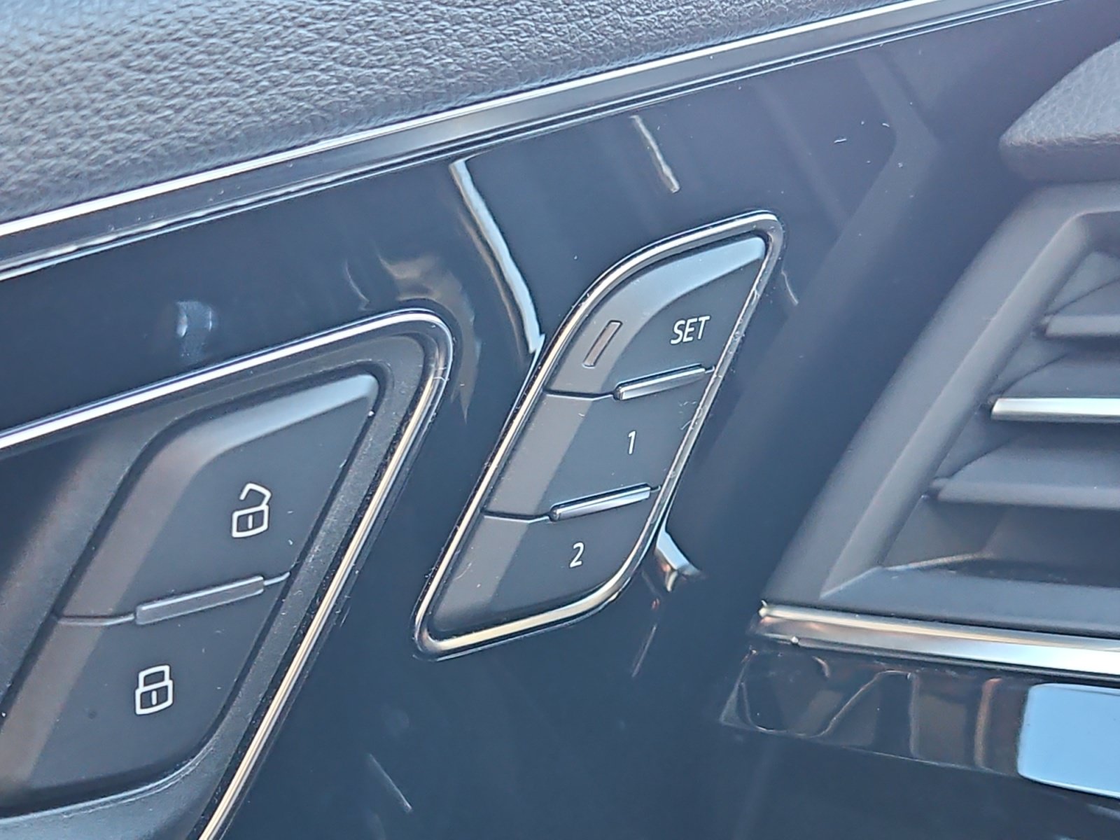 Used 2018 Audi Q7 3.0T Prestige AWD/4WD image 18