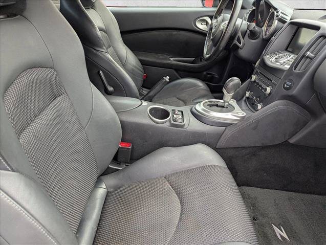 Used 2018 Nissan 370Z Touring RWD image 26