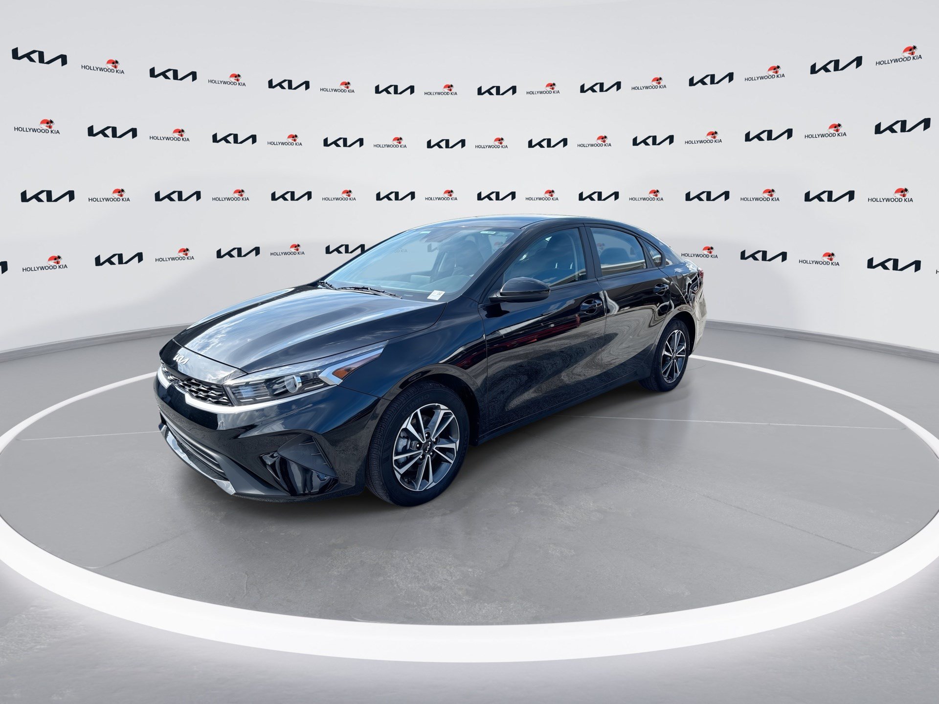 Used 2023 Kia Forte LXS FWD image 4