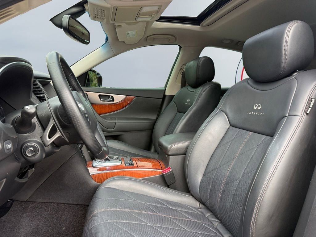 Used 2009 INFINITI FX35 AWD w/ Technology Pkg image 10