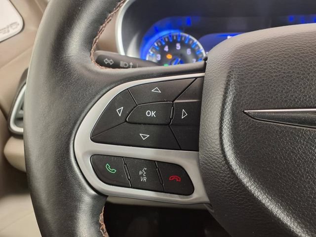 Used 2017 Chrysler Pacifica Touring-L Plus w/ Tire & Wheel Group FWD image 27