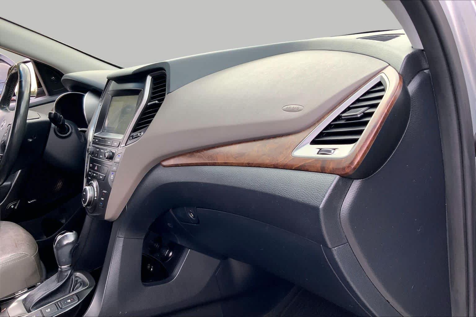 Used 2019 Hyundai Santa Fe XL FWD image 19