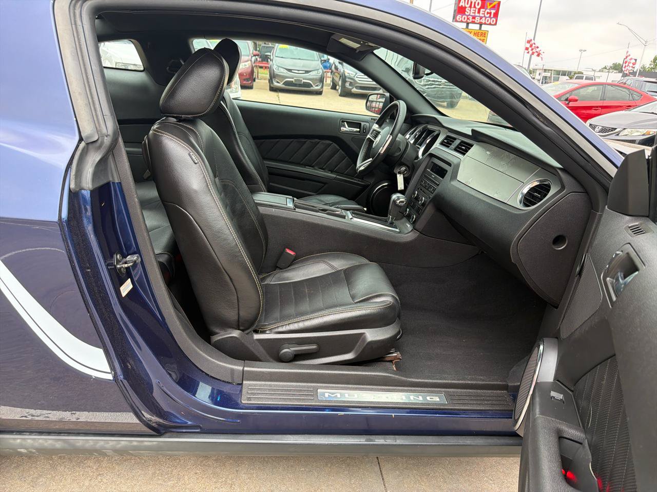 Used 2010 Ford Mustang Coupe RWD image 17