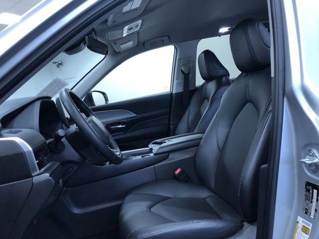 Used 2025 Toyota Grand Highlander AWD image 20