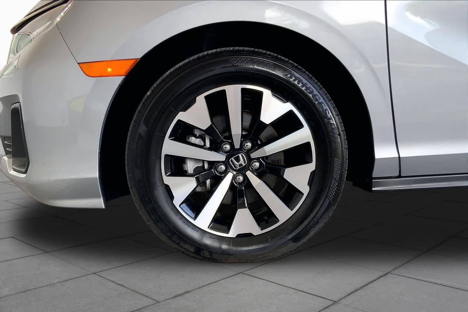 Used 2025 Honda Odyssey EX-L image 11