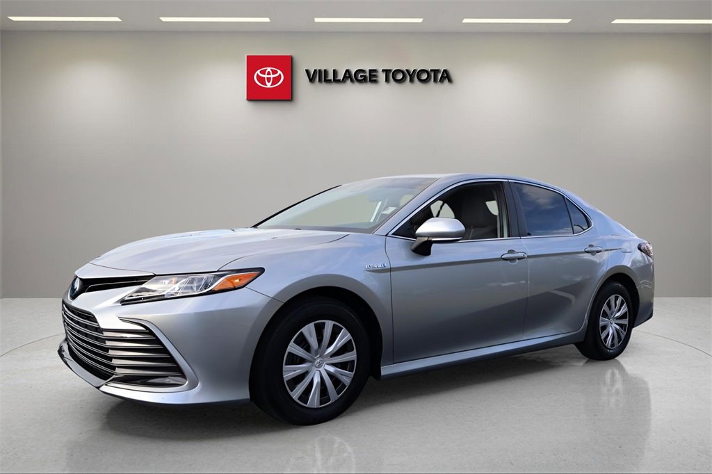 Certified 2021 Toyota Camry LE image 1
