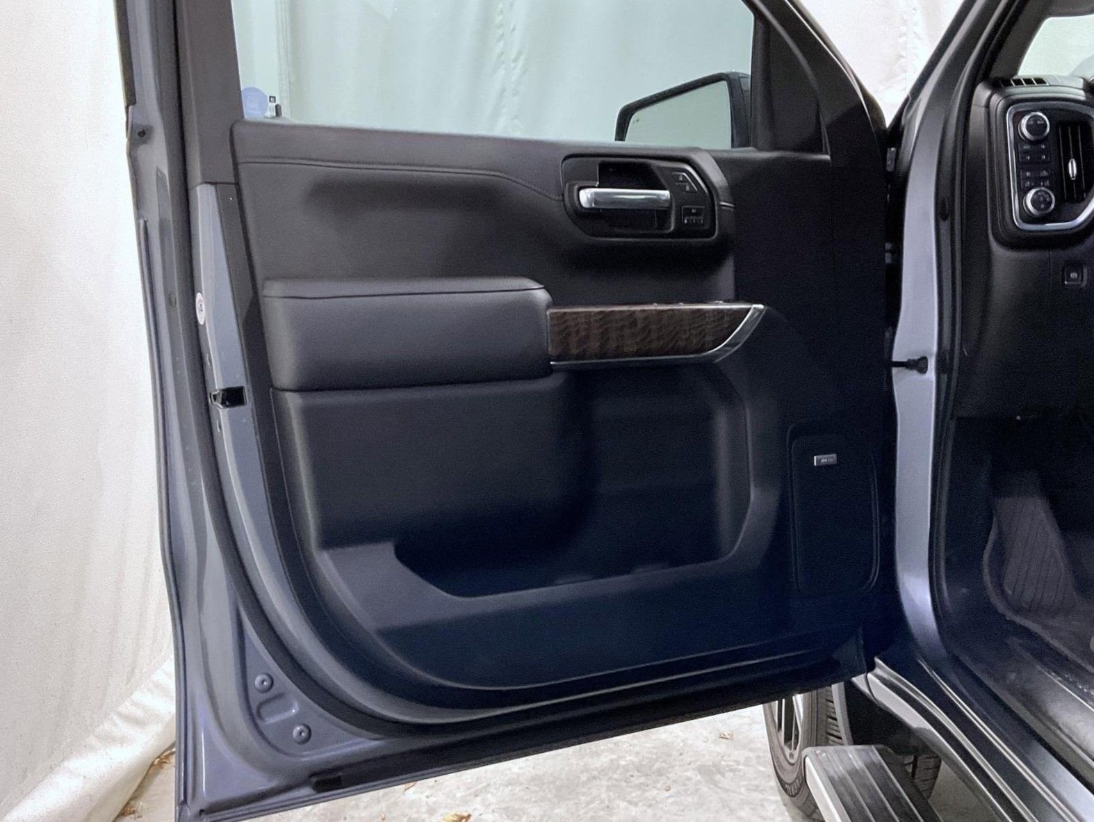 Used 2021 GMC Sierra 1500 Denali w/ Denali Ultimate Package AWD/4WD image 9