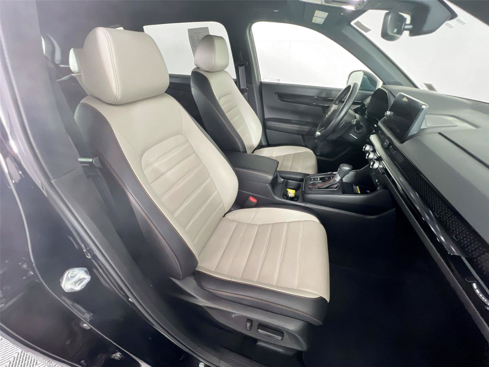 Used 2025 Honda CR-V Sport Touring image 29