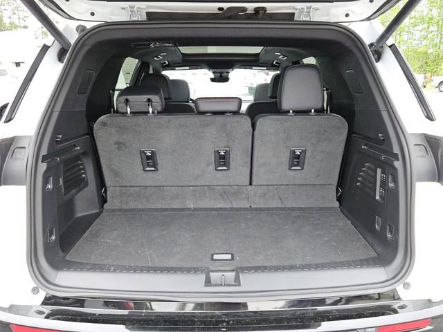 Used 2024 Chevrolet Traverse RS FWD image 13