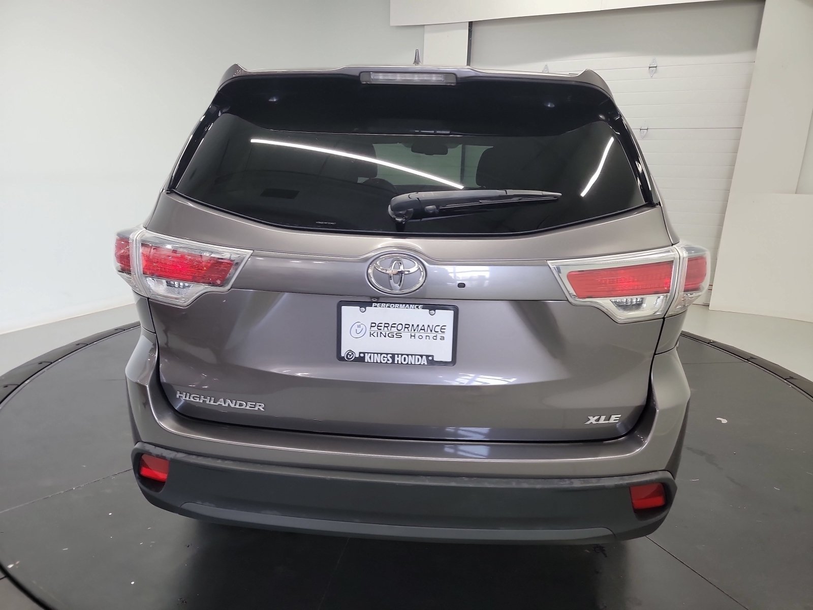 Used 2015 Toyota Highlander XLE FWD image 8
