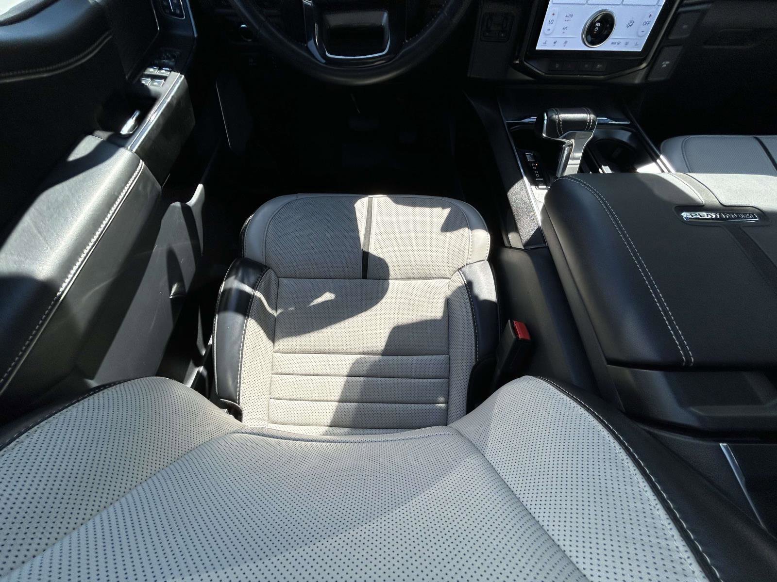 Used 2023 Ford F150 Lightning Platinum image 15