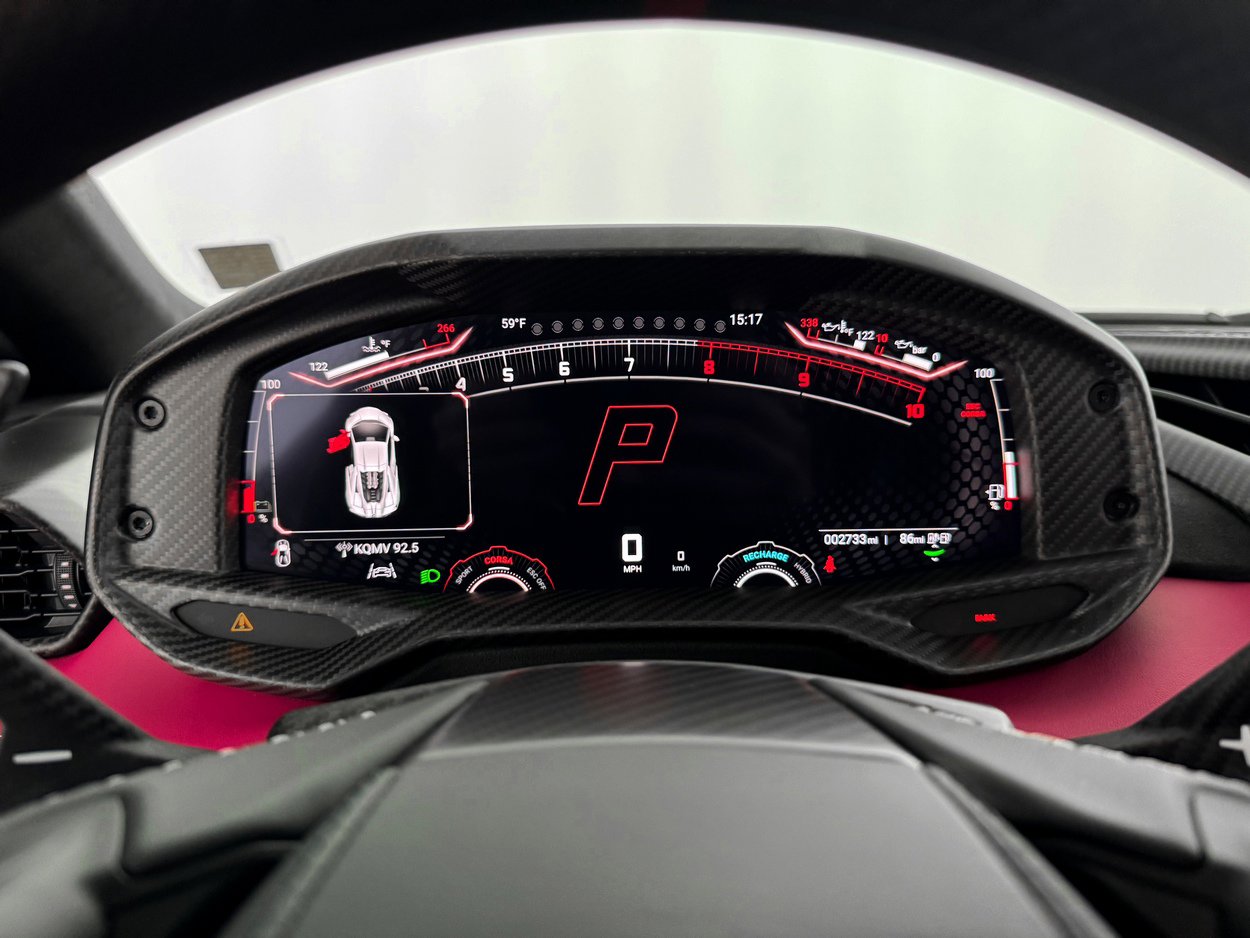 Used 2025 Lamborghini Revuelto image 18