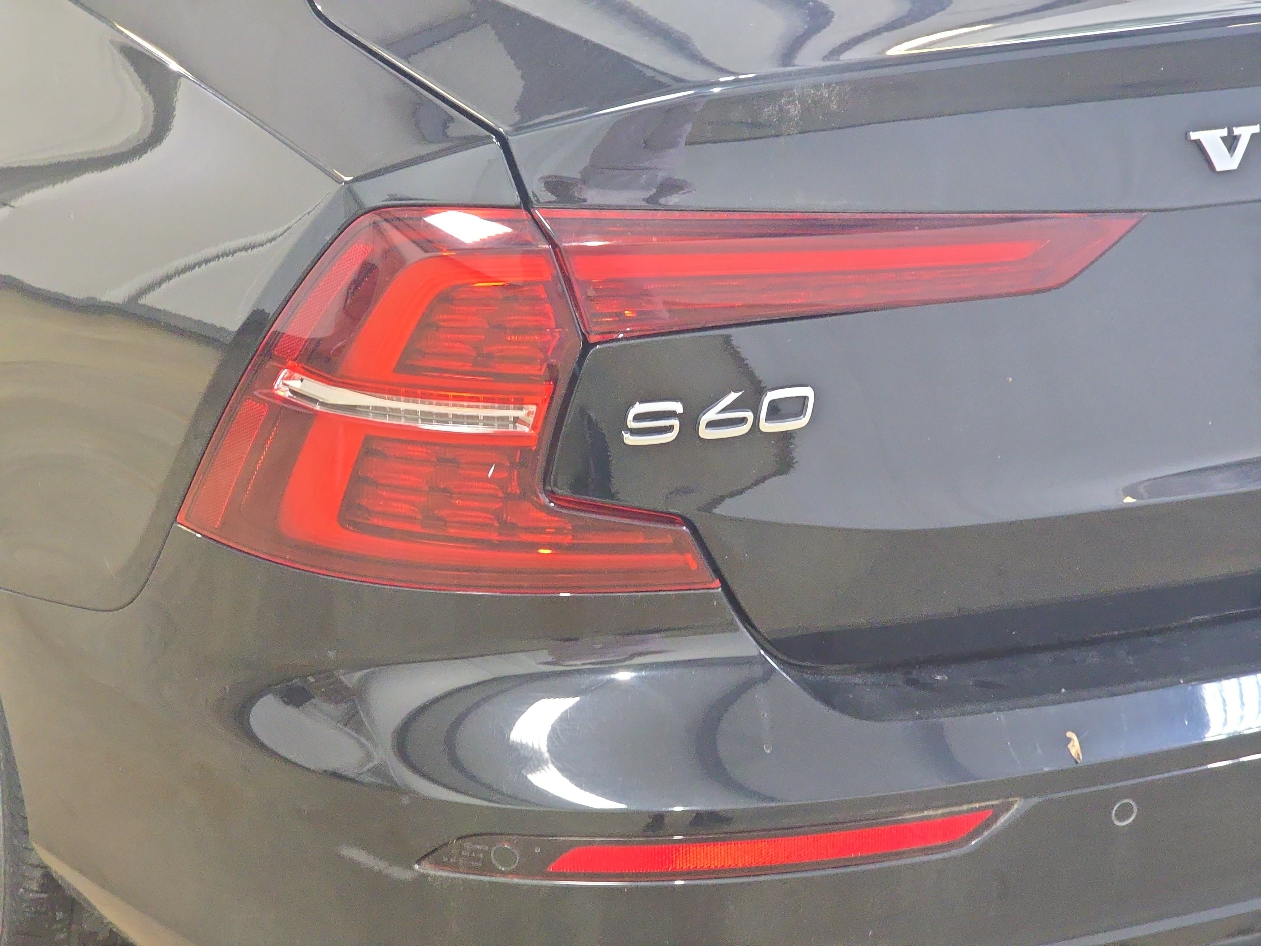 Used 2021 Volvo S60 T6 Momentum AWD/4WD image 31