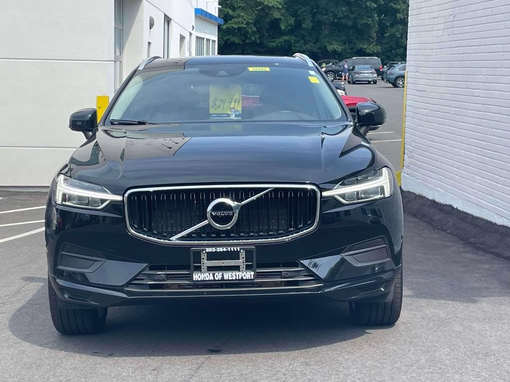 Used 2019 Volvo XC60 T5 Momentum w/ Multimedia Package AWD/4WD image 2
