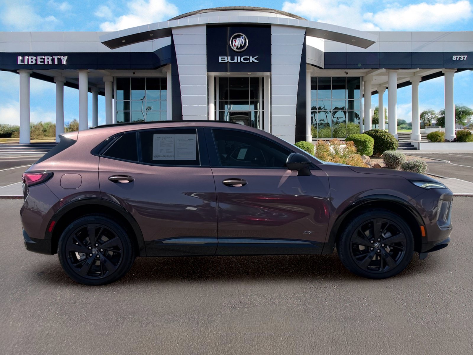 Used 2025 Buick Envision Sport Touring AWD/4WD image 2