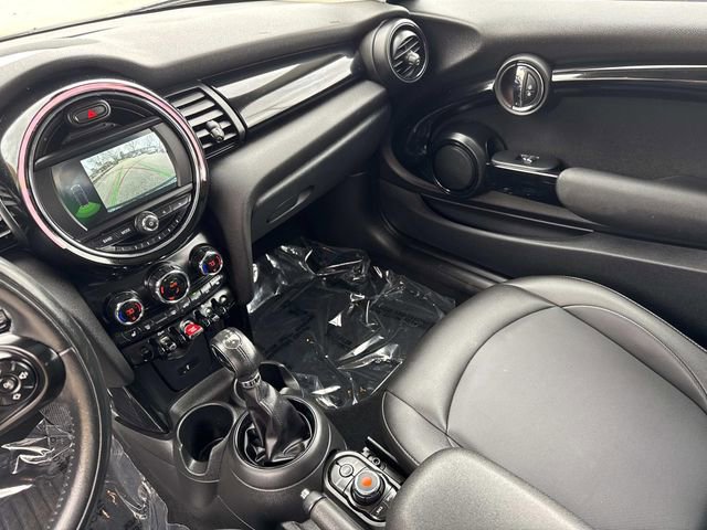 Used 2019 MINI Cooper 2-Door Hardtop w/ Storage Package image 23