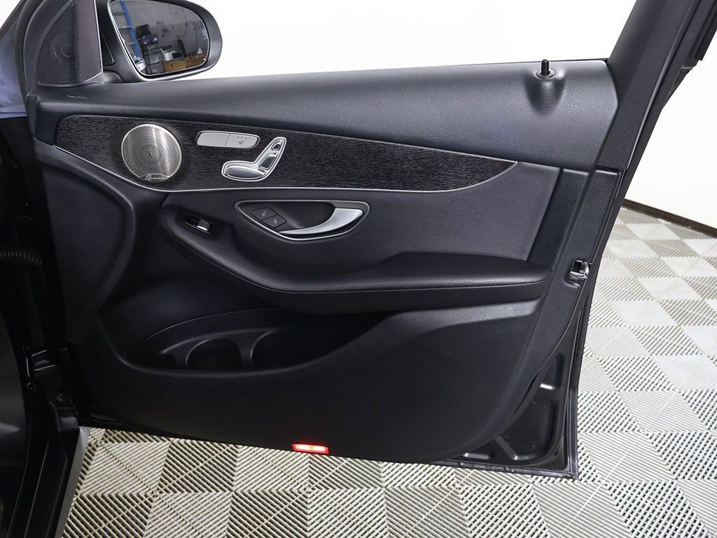 Used 2021 Mercedes-Benz GLC 300 4MATIC w/ Multimedia Package image 26