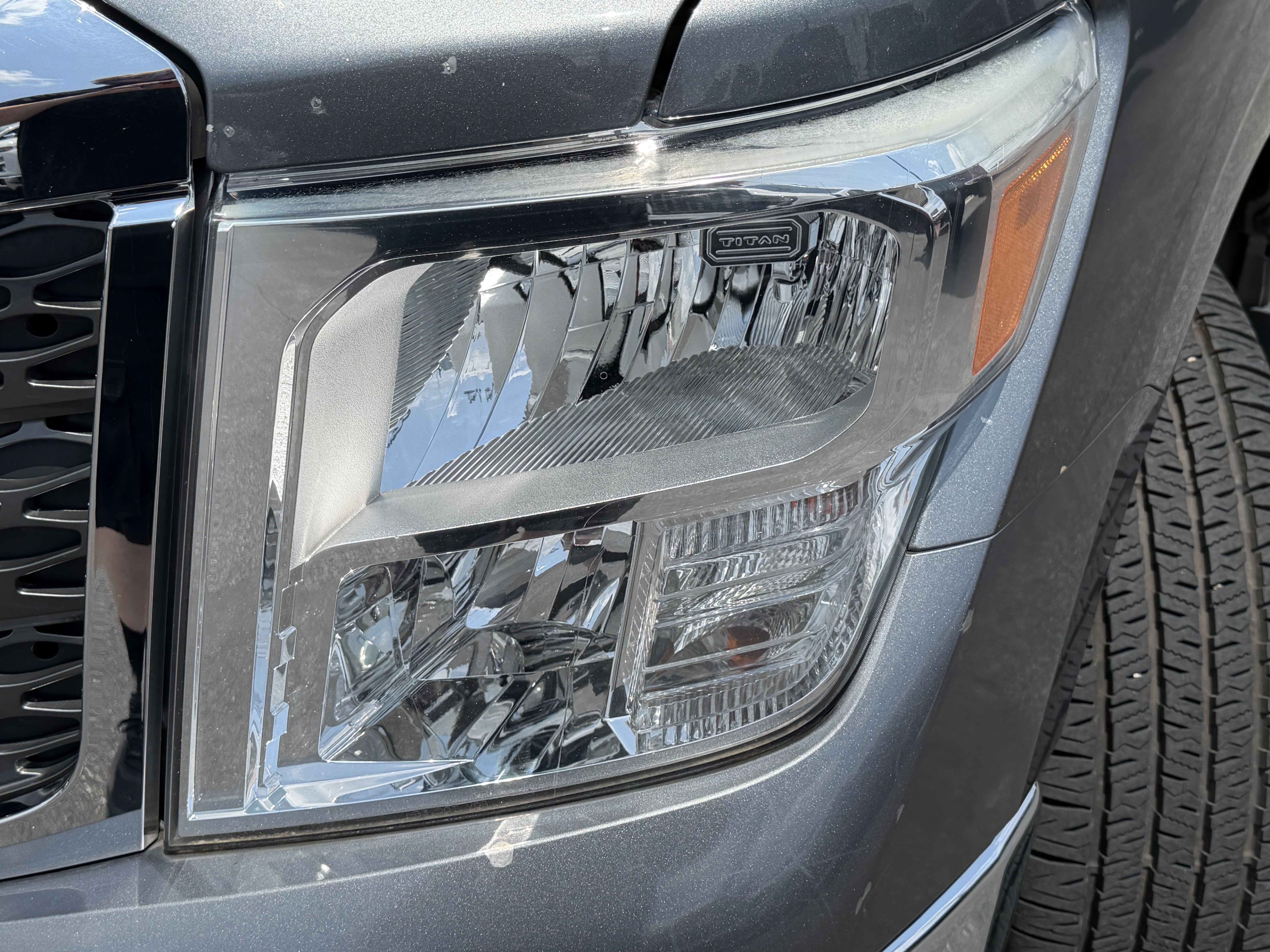 Used 2017 Nissan Titan SV RWD image 6