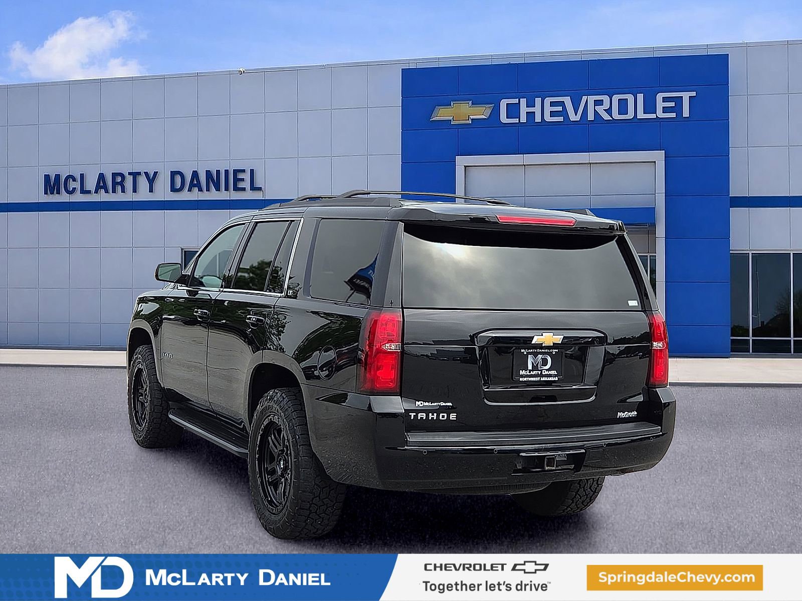 Used 2019 Chevrolet Tahoe LT w/ Luxury Package AWD/4WD image 4