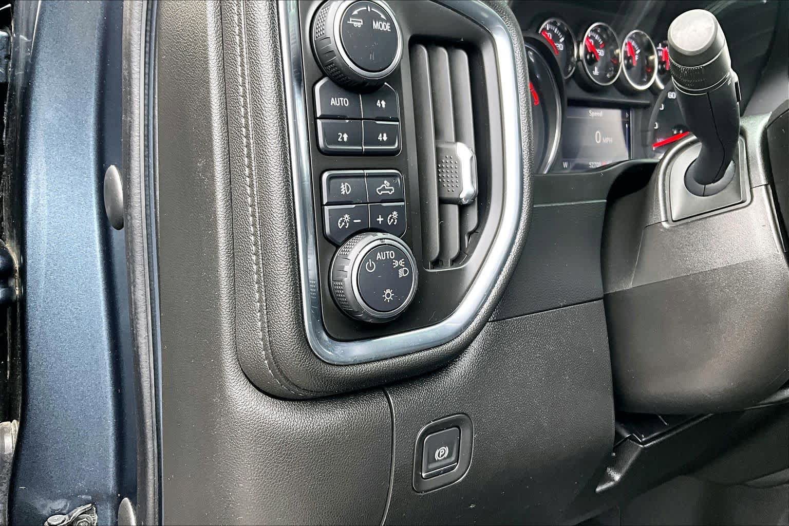 Used 2021 Chevrolet Silverado 1500 RST w/ Convenience Package II AWD/4WD image 32