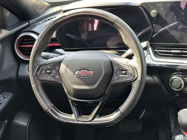 Used 2025 Chevrolet Trax RS w/ Driver Confidence Package FWD image 16