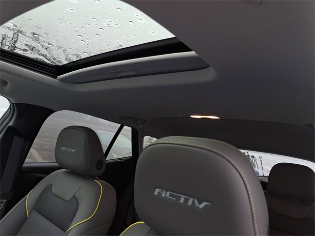 Used 2024 Chevrolet Trax ACTIV w/ Sunroof Package image 23