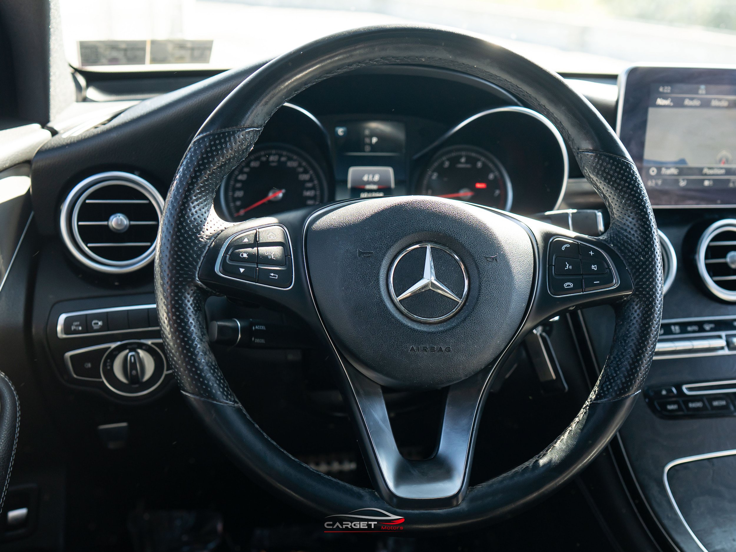 Used 2019 Mercedes-Benz GLC 300 4MATIC w/ Multimedia Package image 23