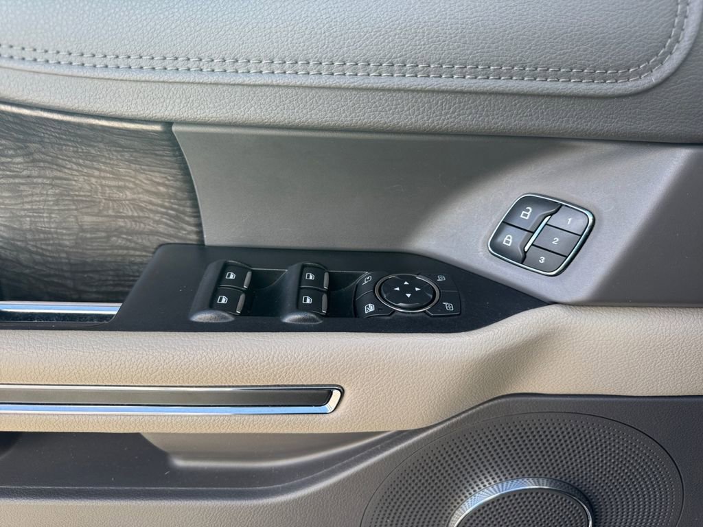 Used 2021 Ford Expedition Limited image 20