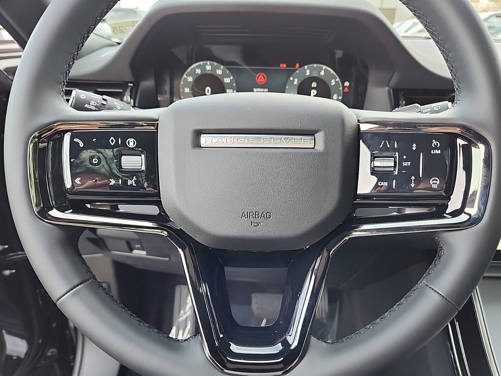 Used 2025 Land Rover Range Rover Evoque S image 18