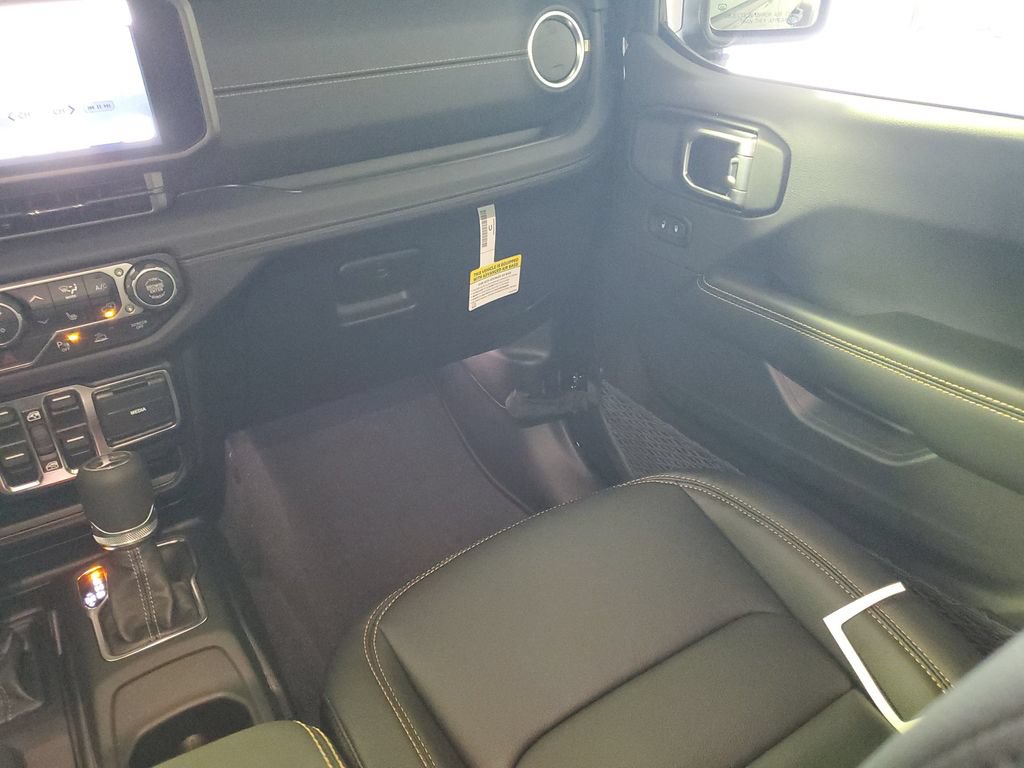 New 2026 Jeep Gladiator Sport AWD/4WD image 17