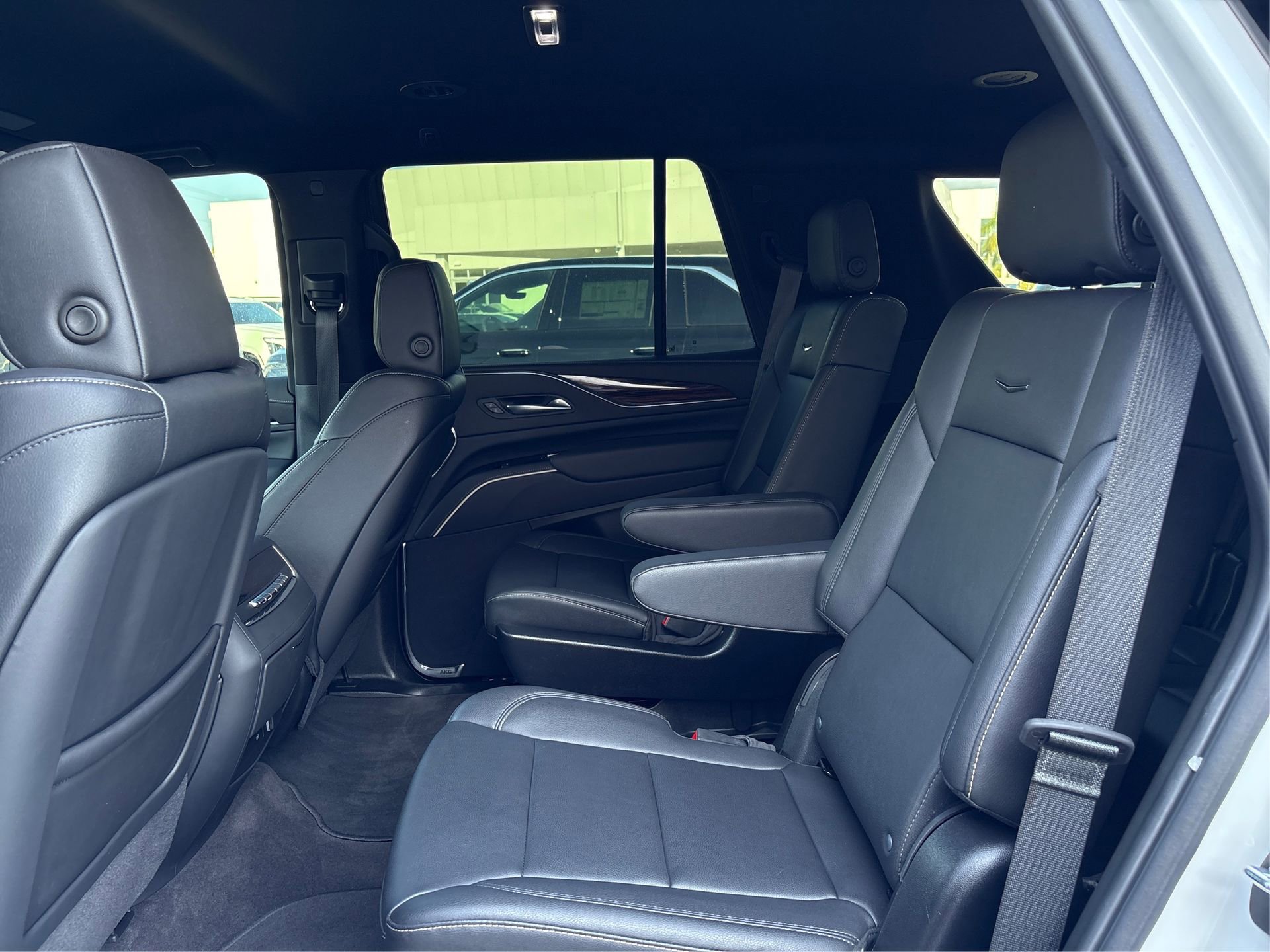 Certified 2024 Cadillac Escalade Luxury image 12